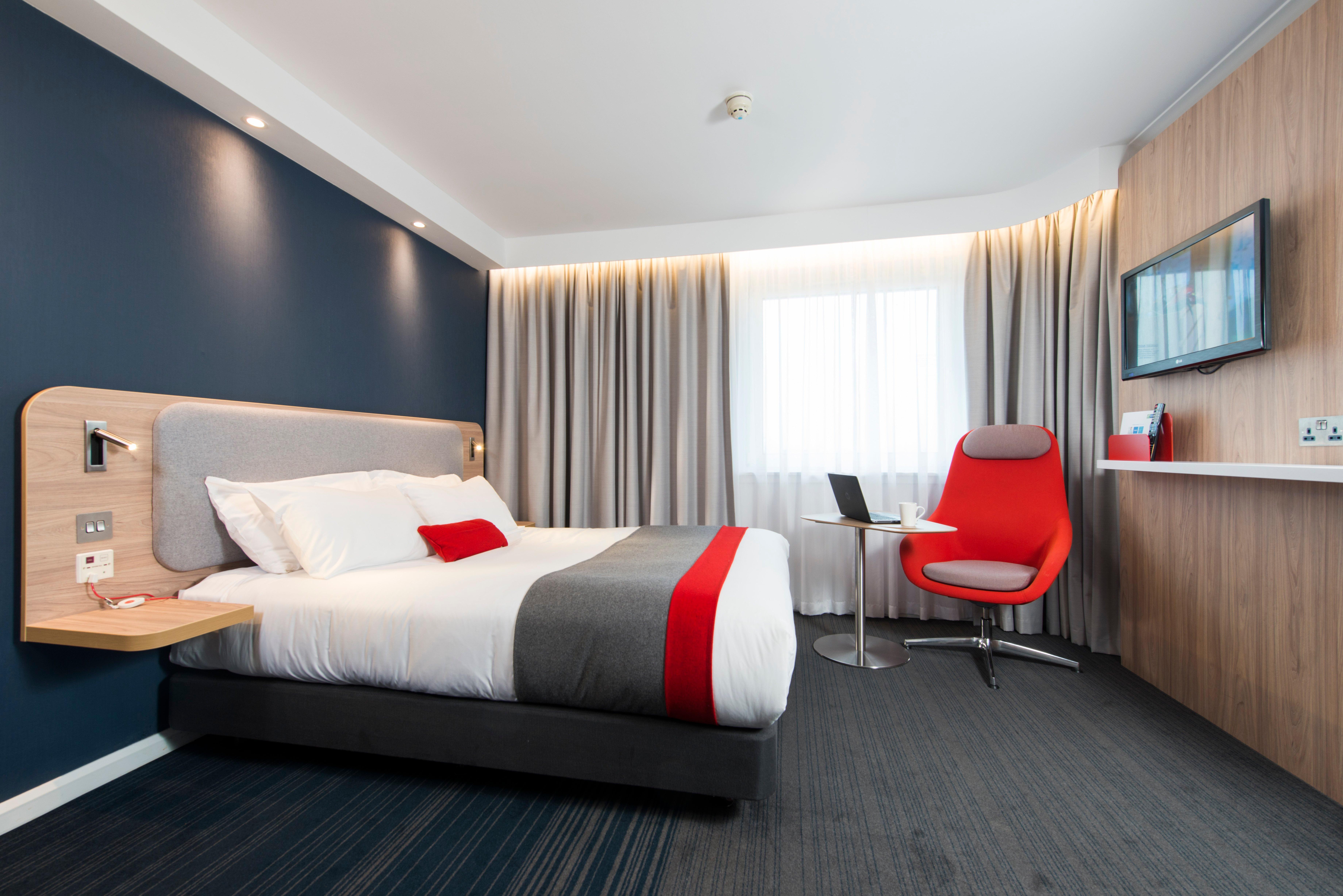 HOLIDAY INN EXPRESS EDINBURGH CITY WEST, AN IHG HOTEL EDINBURGH 3* (United  Kingdom) - from C$ 335 | iBOOKED